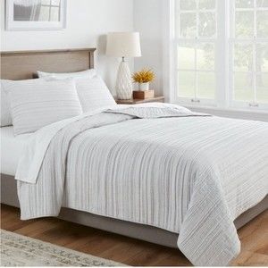 Threshold Clipped Texture Ruffled Quilt and Pillow Shams Full Queen White